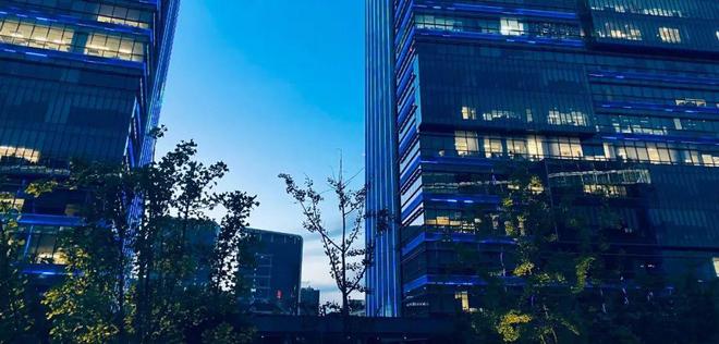 自驾充电怎么解决_自驾游充电桩可以取电用吗_